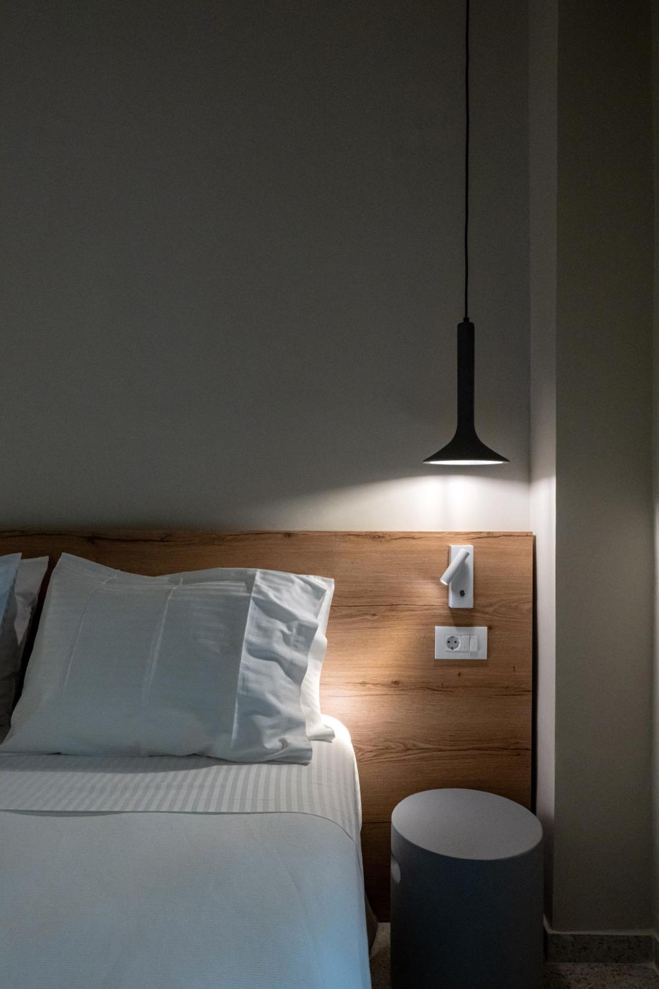 Asklipiou Cube - Kalamata Mediterranean Suites Buitenkant foto