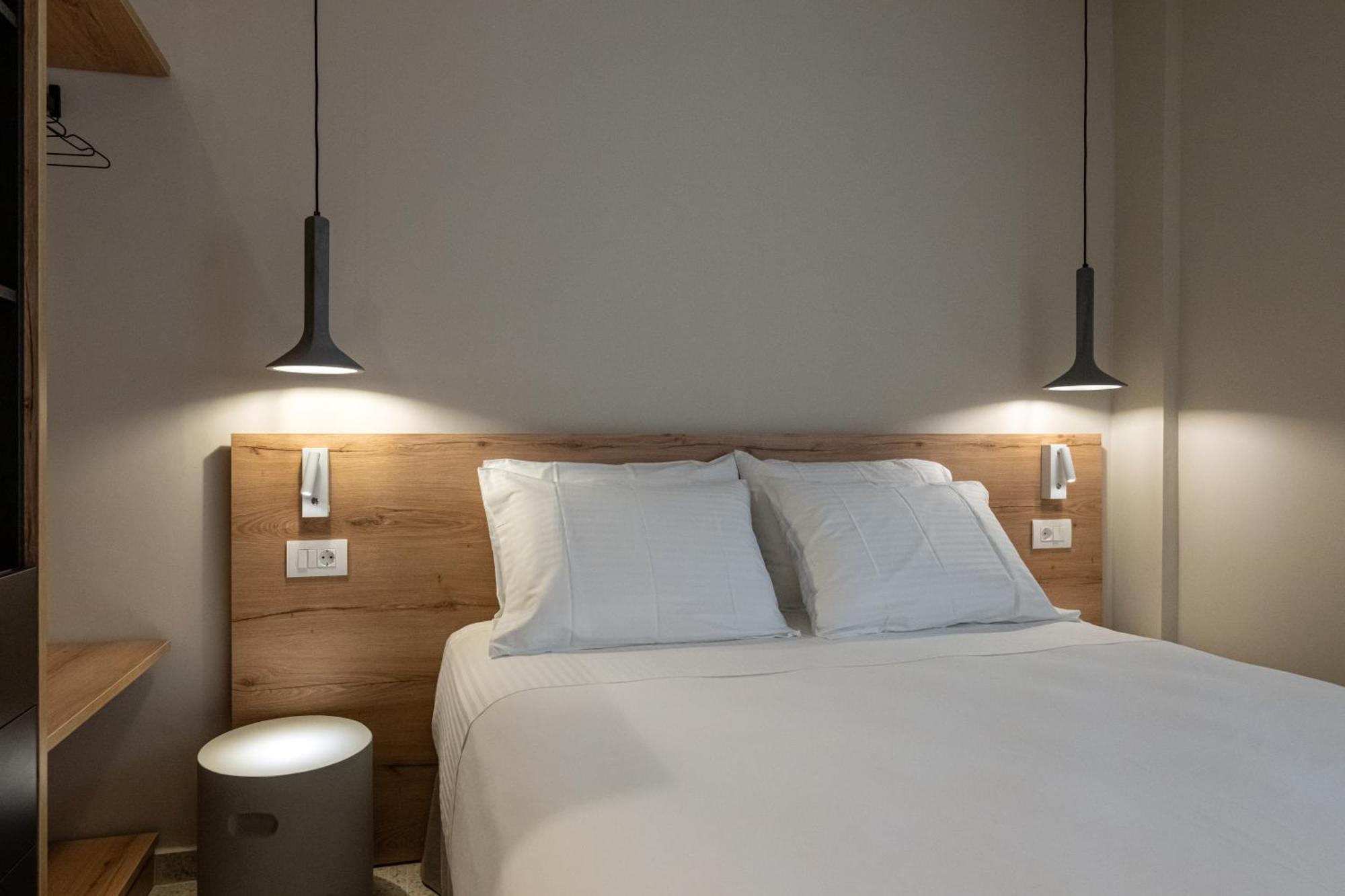 Asklipiou Cube - Kalamata Mediterranean Suites Buitenkant foto