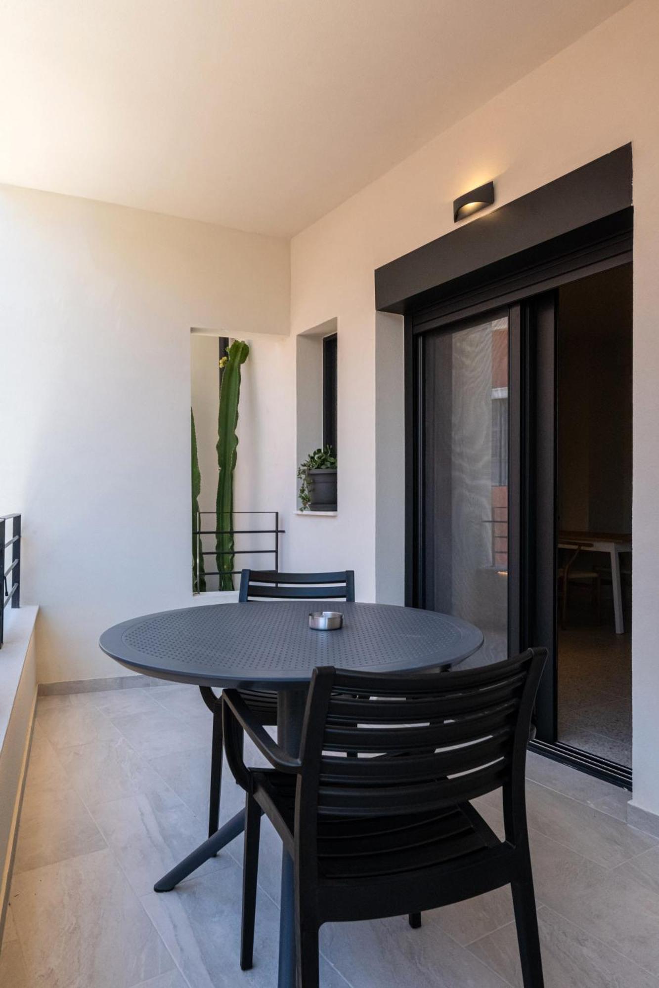 Asklipiou Cube - Kalamata Mediterranean Suites Buitenkant foto