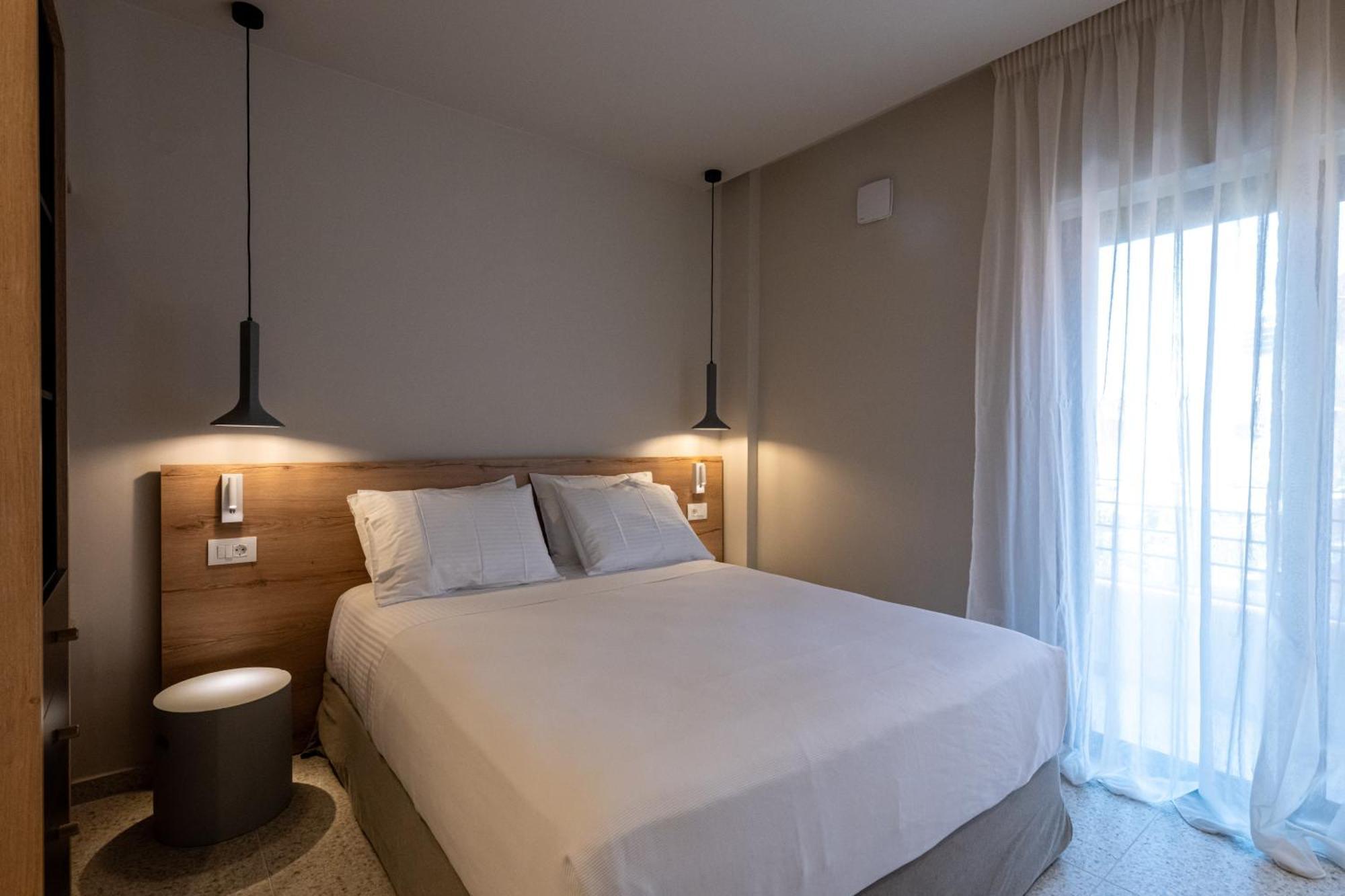 Asklipiou Cube - Kalamata Mediterranean Suites Buitenkant foto