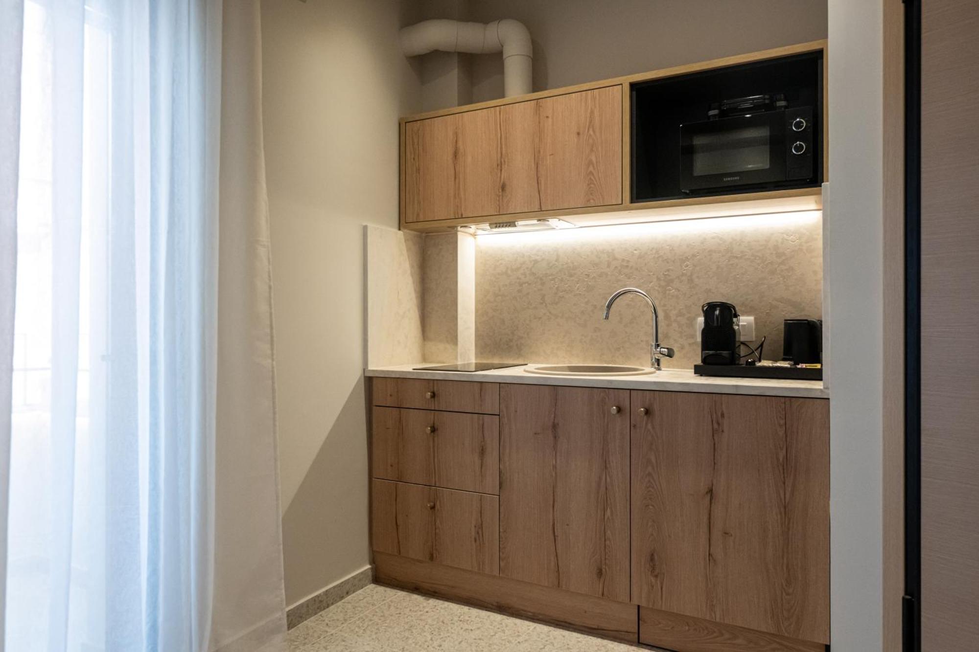 Asklipiou Cube - Kalamata Mediterranean Suites Buitenkant foto