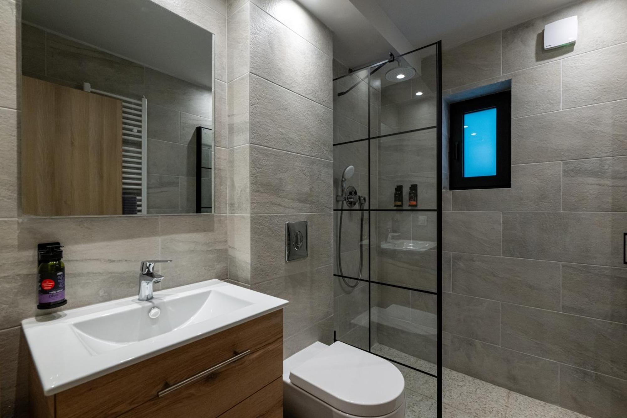 Asklipiou Cube - Kalamata Mediterranean Suites Buitenkant foto
