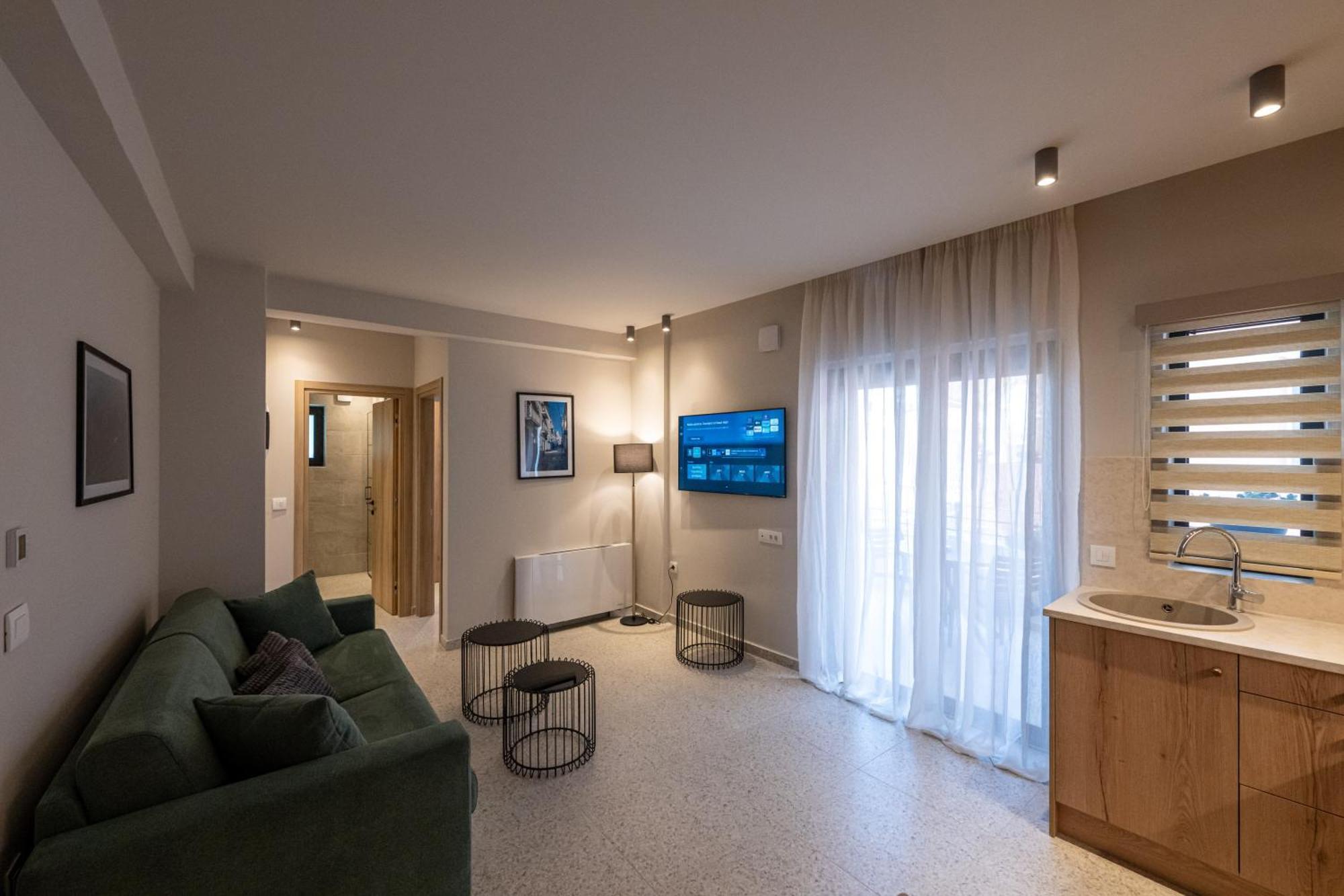 Asklipiou Cube - Kalamata Mediterranean Suites Buitenkant foto