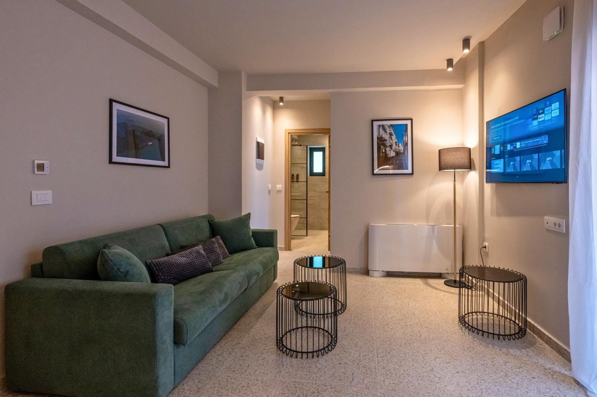 Asklipiou Cube - Kalamata Mediterranean Suites Buitenkant foto
