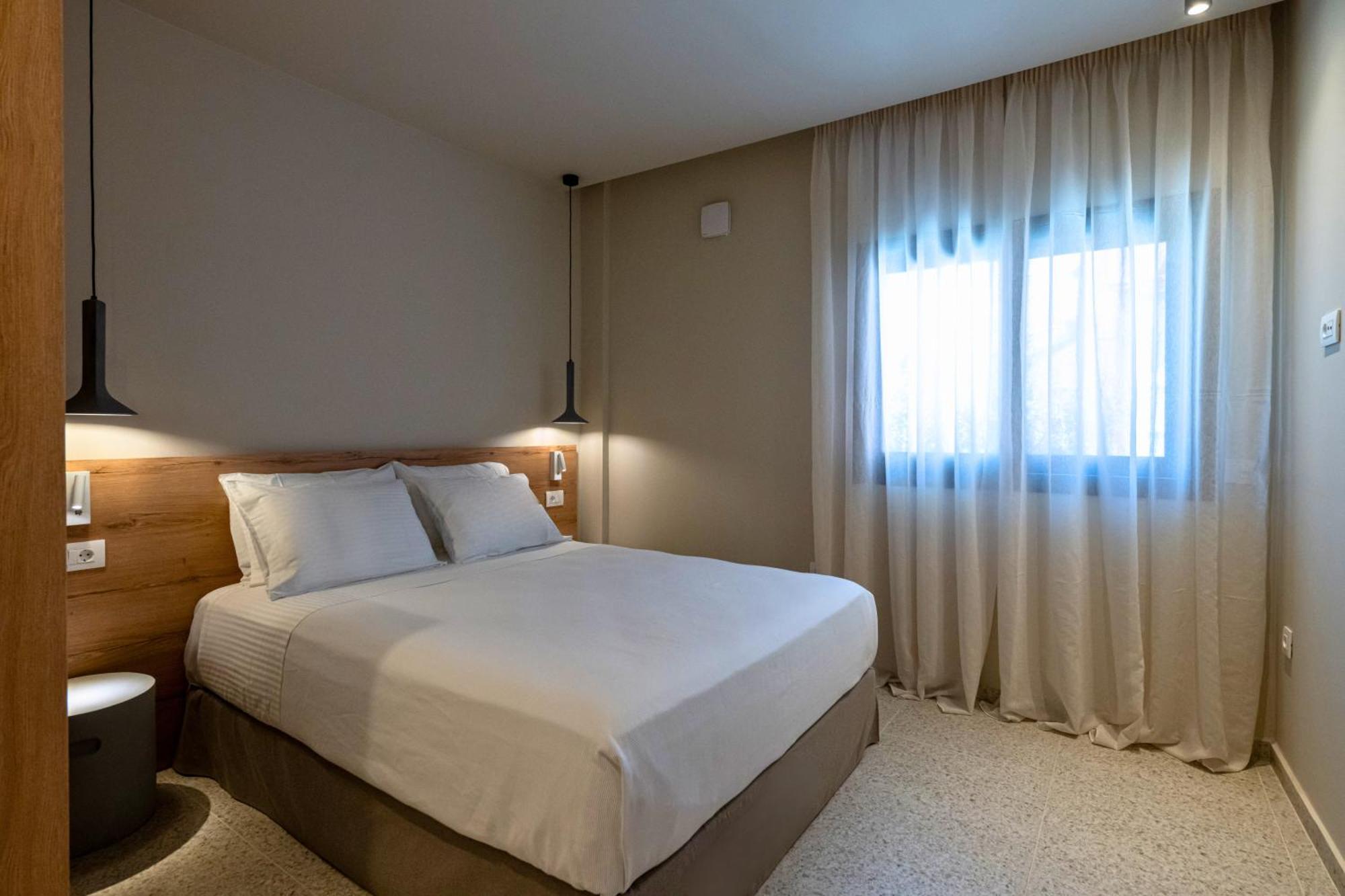Asklipiou Cube - Kalamata Mediterranean Suites Buitenkant foto