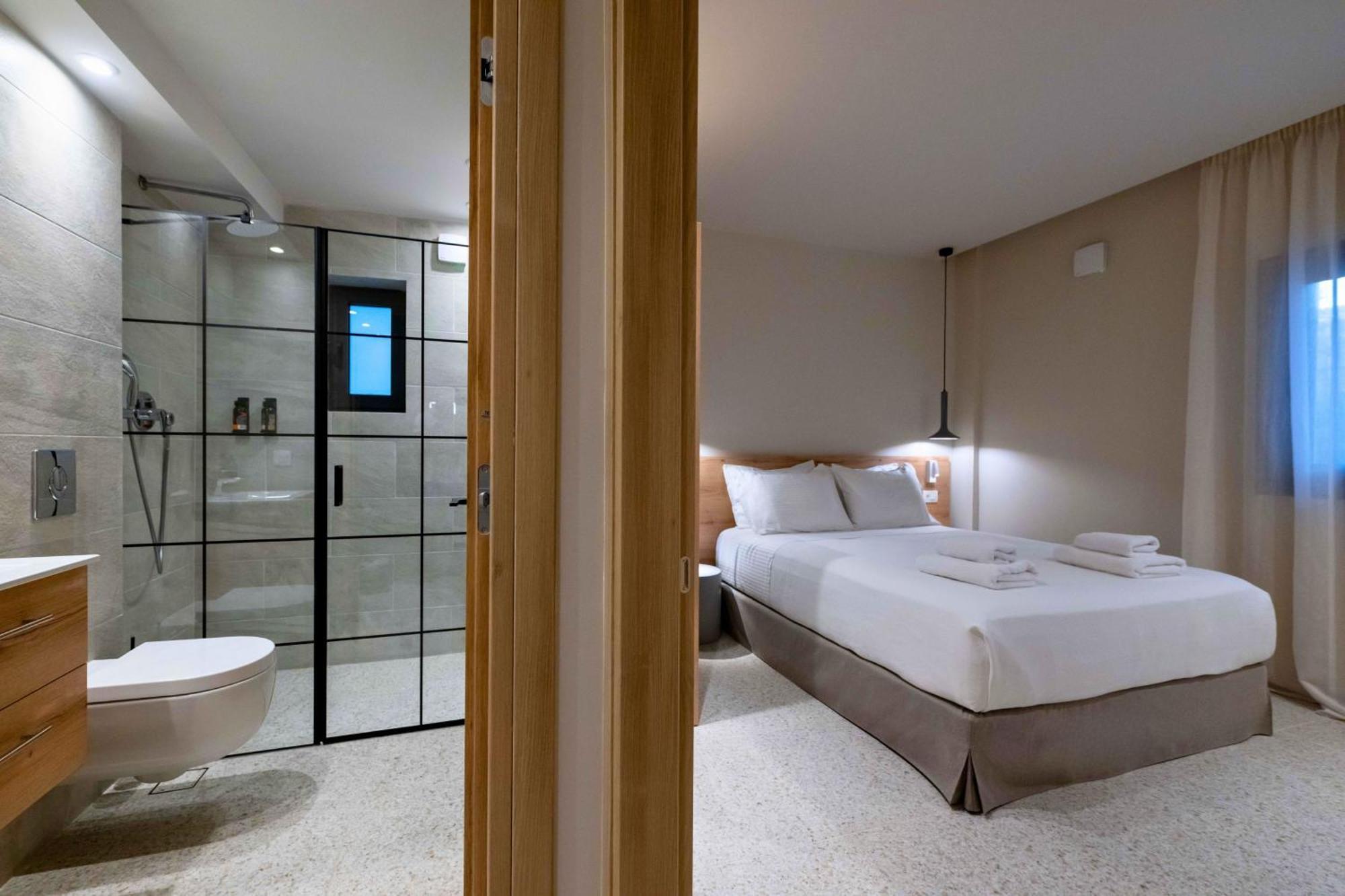 Asklipiou Cube - Kalamata Mediterranean Suites Buitenkant foto
